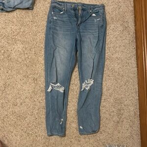 Size 4 American Eagle Outfitters women’s light blue jeans tighter.